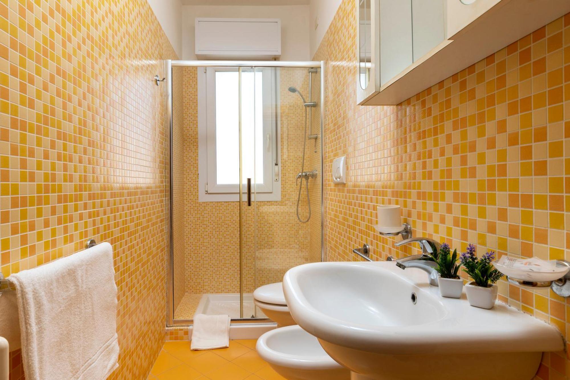 Residence Uno Studio&Suites Rimini Esterno foto