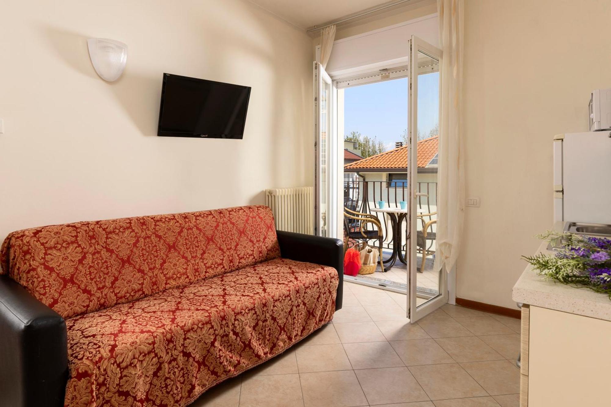 Residence Uno Studio&Suites Rimini Esterno foto