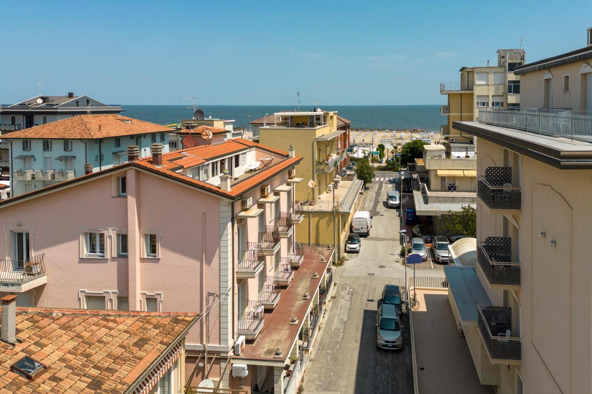 Residence Uno Studio&Suites Rimini Esterno foto