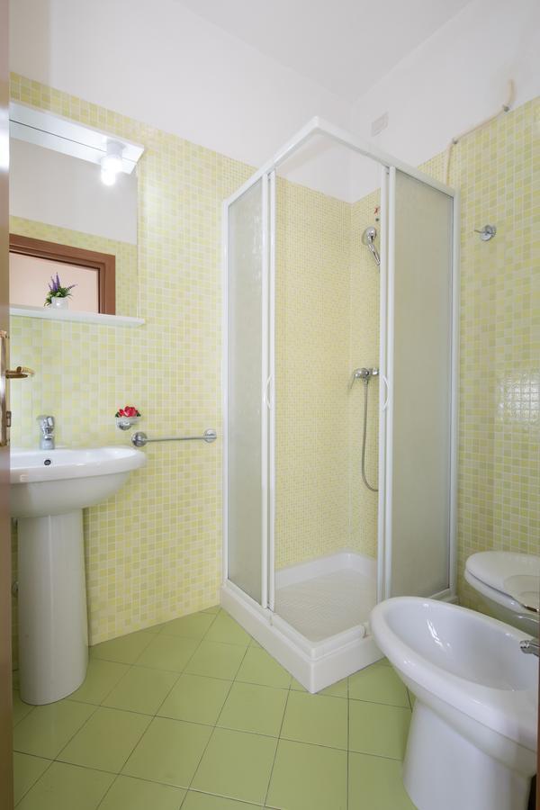 Residence Uno Studio&Suites Rimini Esterno foto