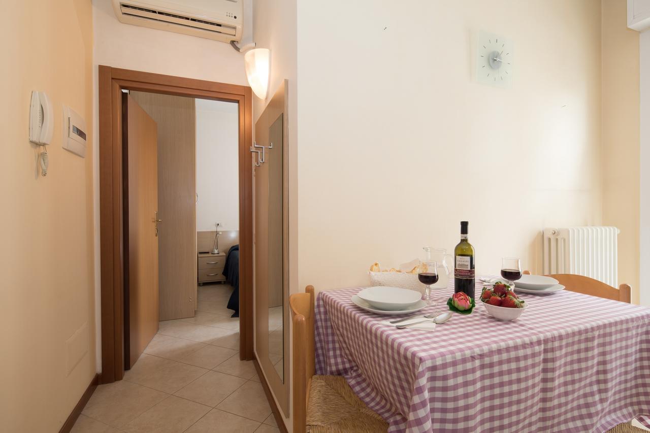 Residence Uno Studio&Suites Rimini Esterno foto