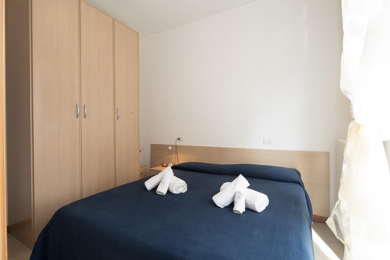 Residence Uno Studio&Suites Rimini Esterno foto