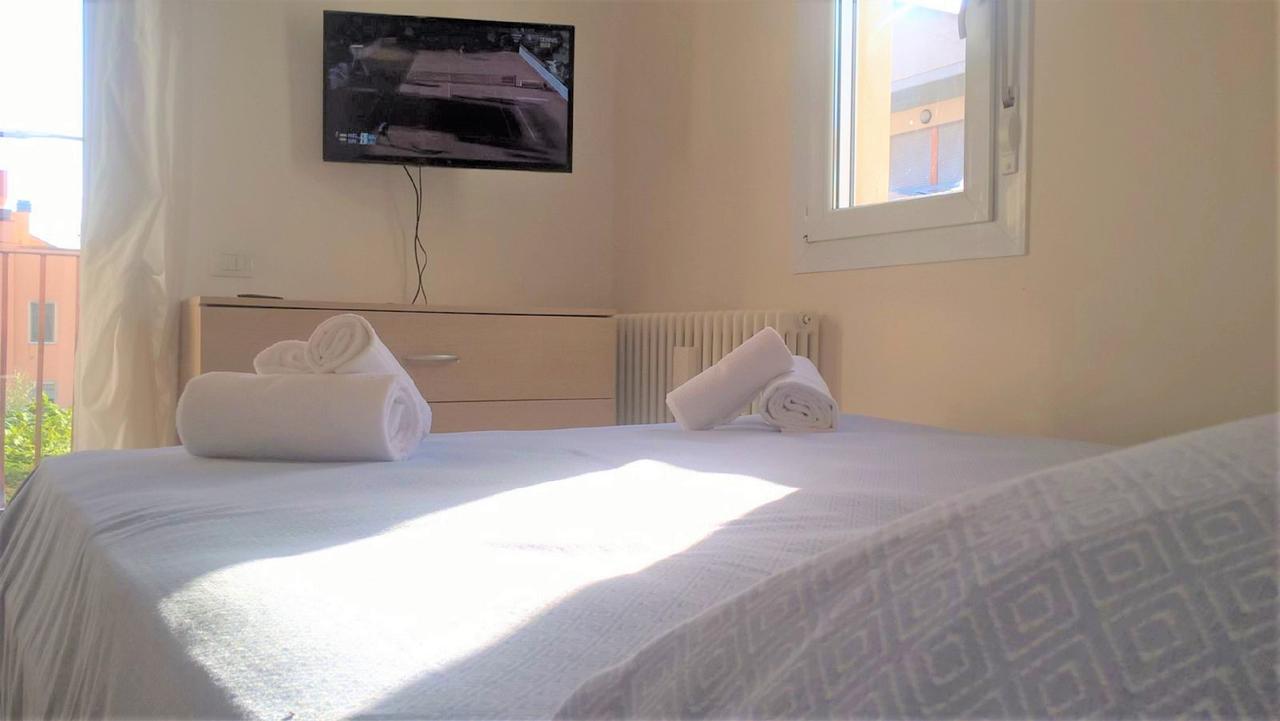 Residence Uno Studio&Suites Rimini Esterno foto