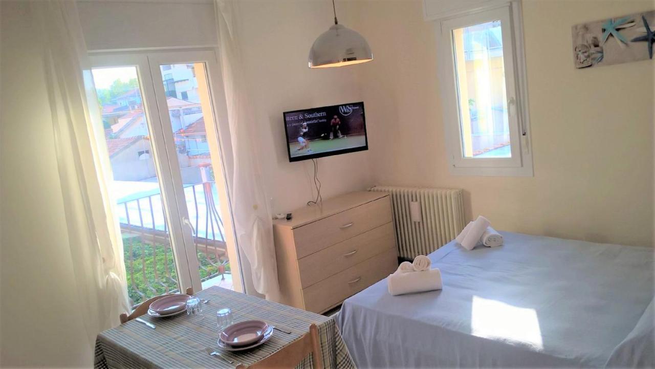 Residence Uno Studio&Suites Rimini Esterno foto
