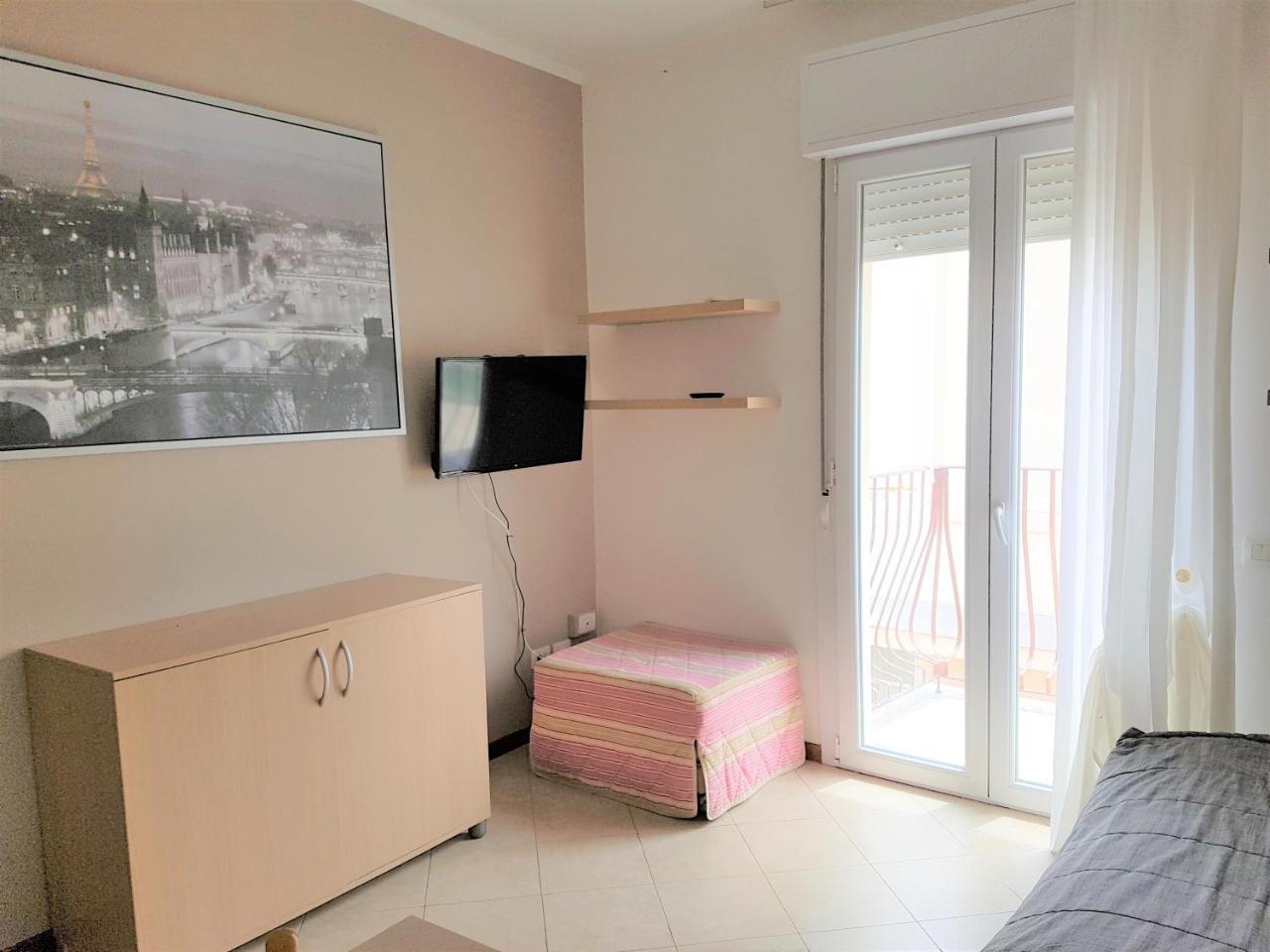 Residence Uno Studio&Suites Rimini Esterno foto