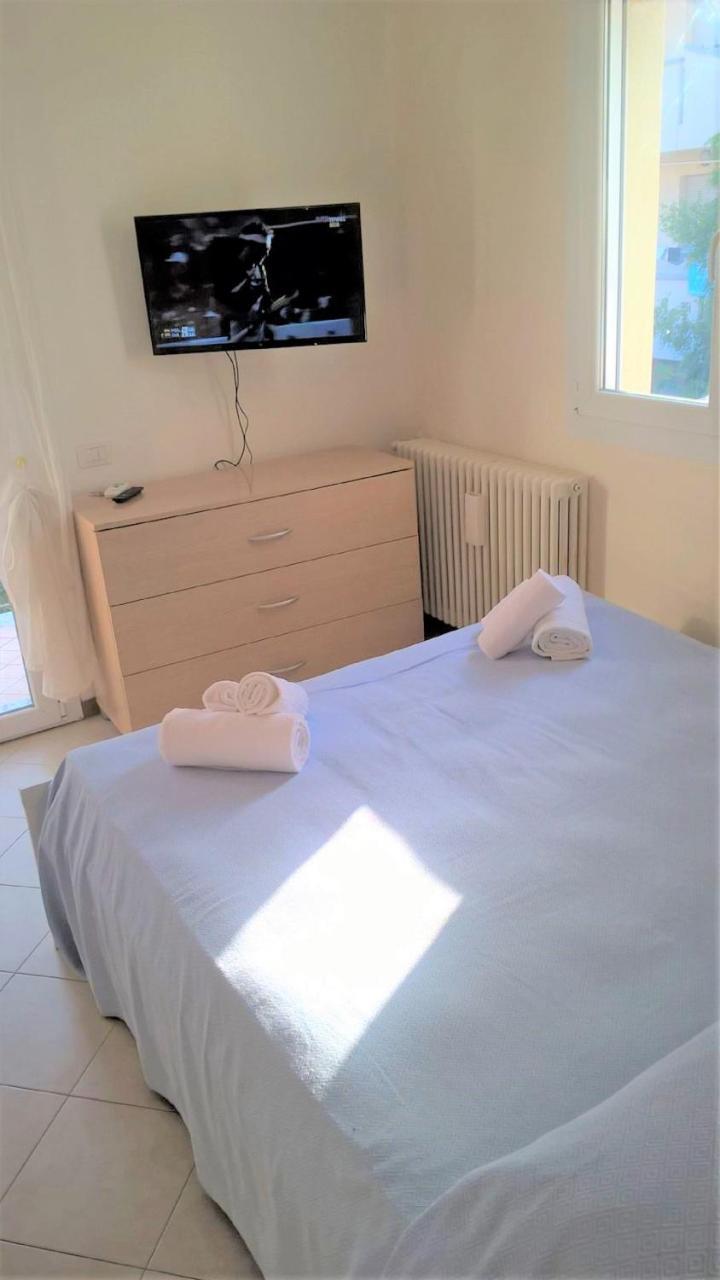 Residence Uno Studio&Suites Rimini Esterno foto