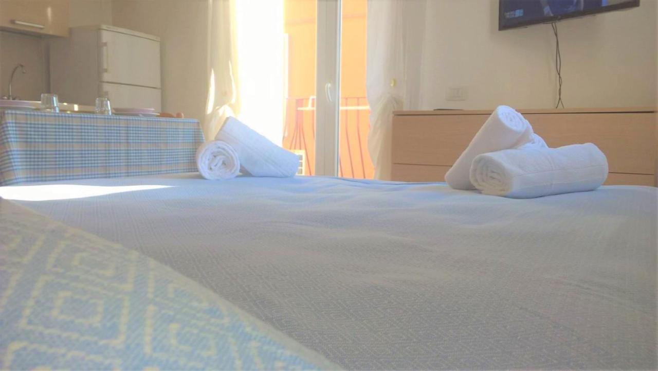 Residence Uno Studio&Suites Rimini Esterno foto