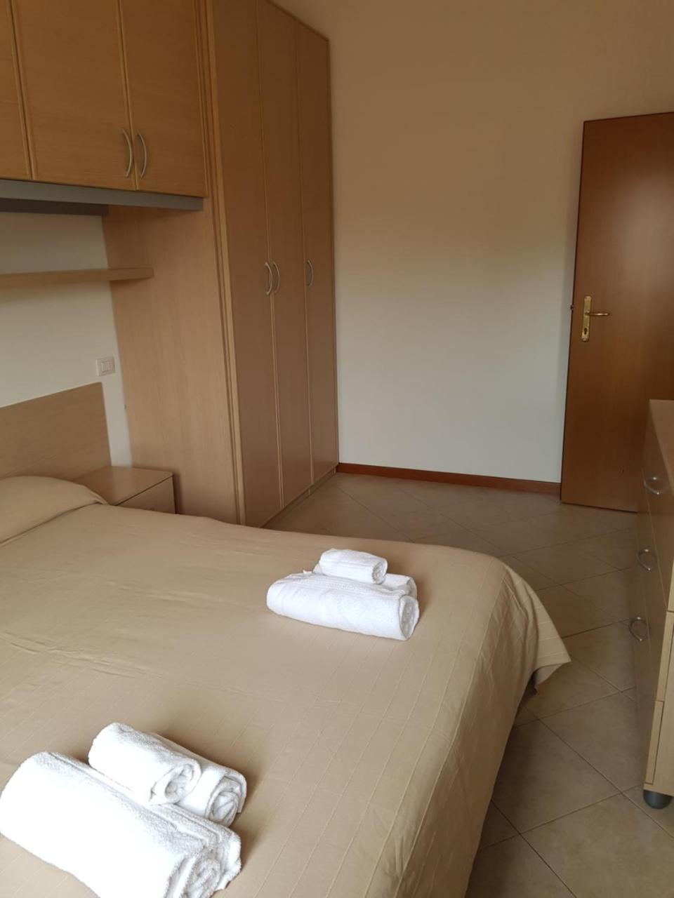 Residence Uno Studio&Suites Rimini Esterno foto