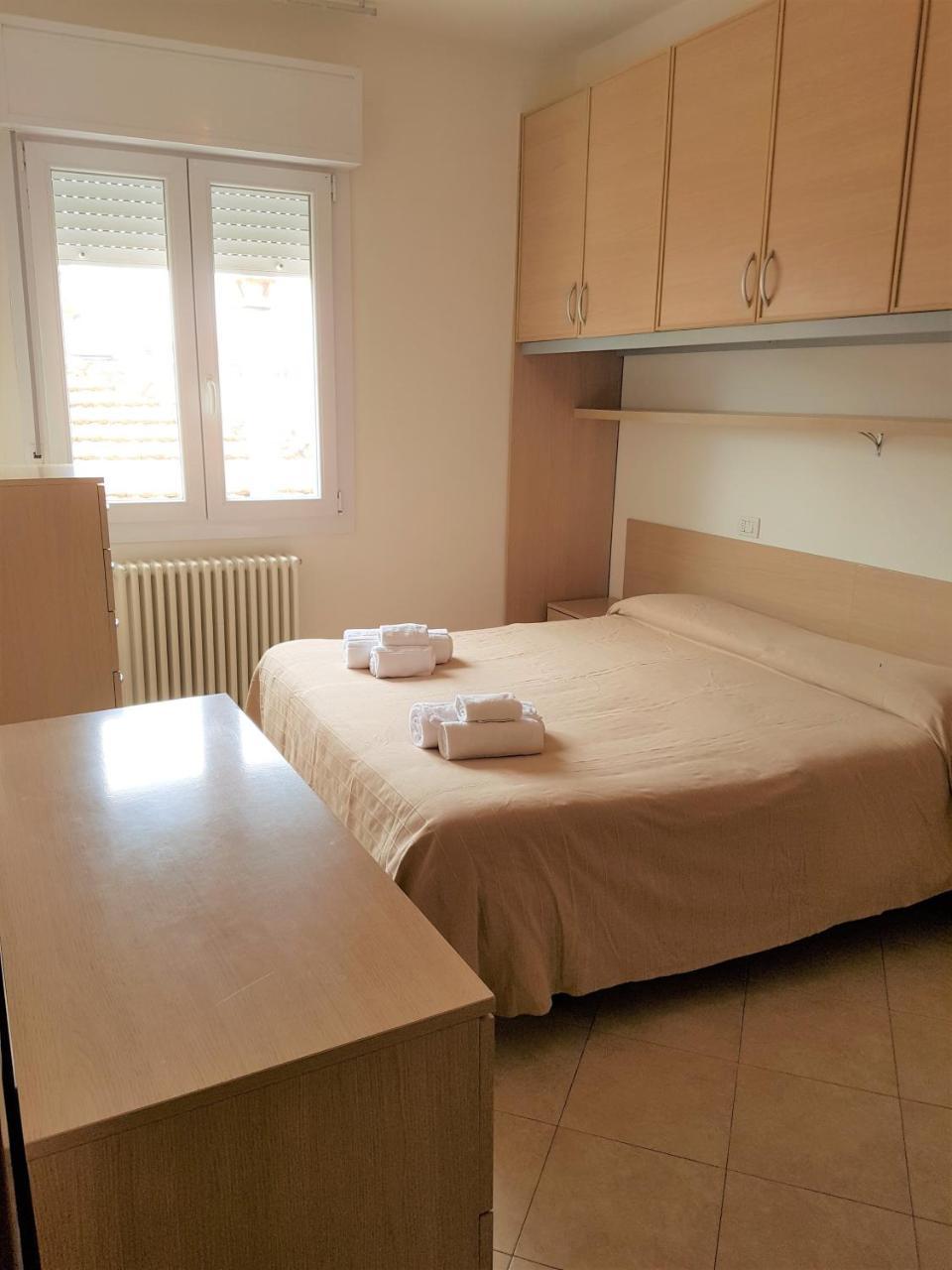 Residence Uno Studio&Suites Rimini Esterno foto