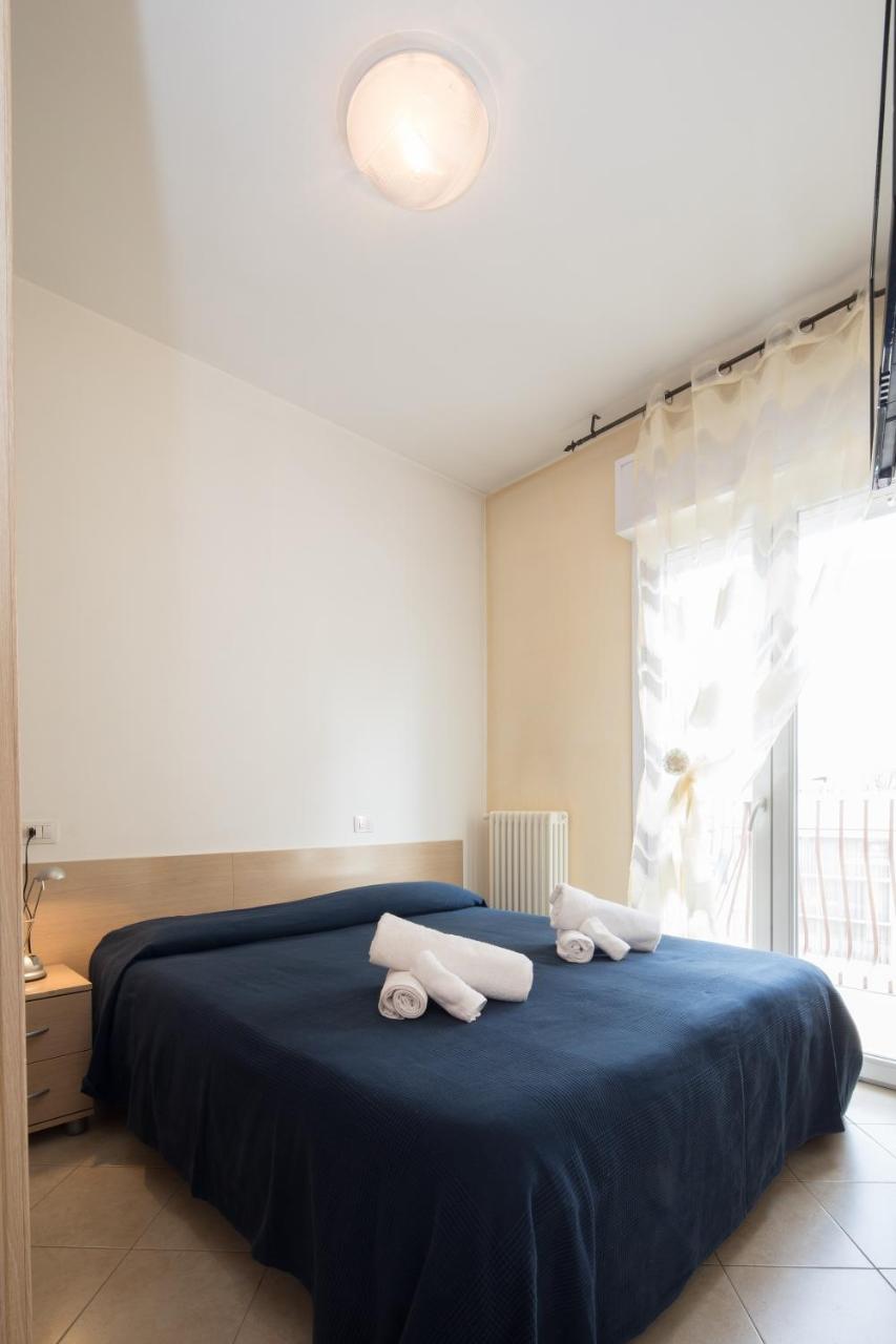 Residence Uno Studio&Suites Rimini Esterno foto